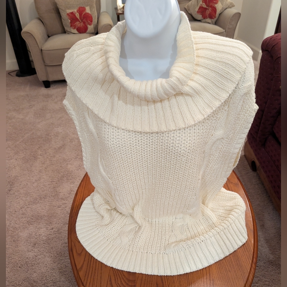 Cozy Cream Women's Sleeveless Sweater With Detachable Cowl Neck, Size 1X - NEW